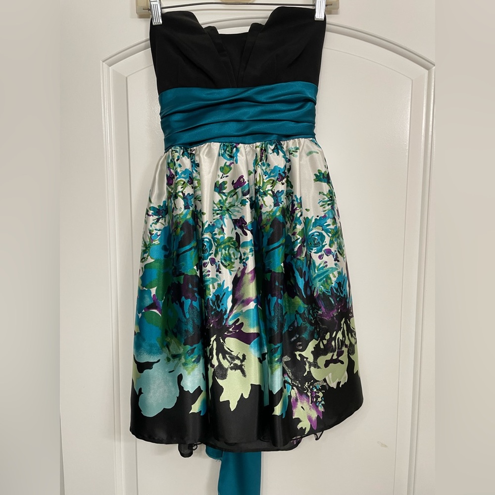 Windsor dress size medium